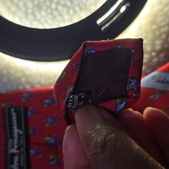 Salvatore  Ferragamo 100% Silk Tie Roster Print 60" - Picture 4 of 6